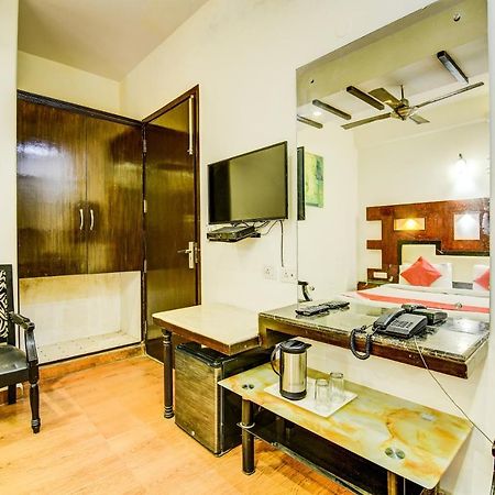 Oyo Hotel Asko International Near Gurudwara Shri Bangla Sahib New Delhi Exterior photo