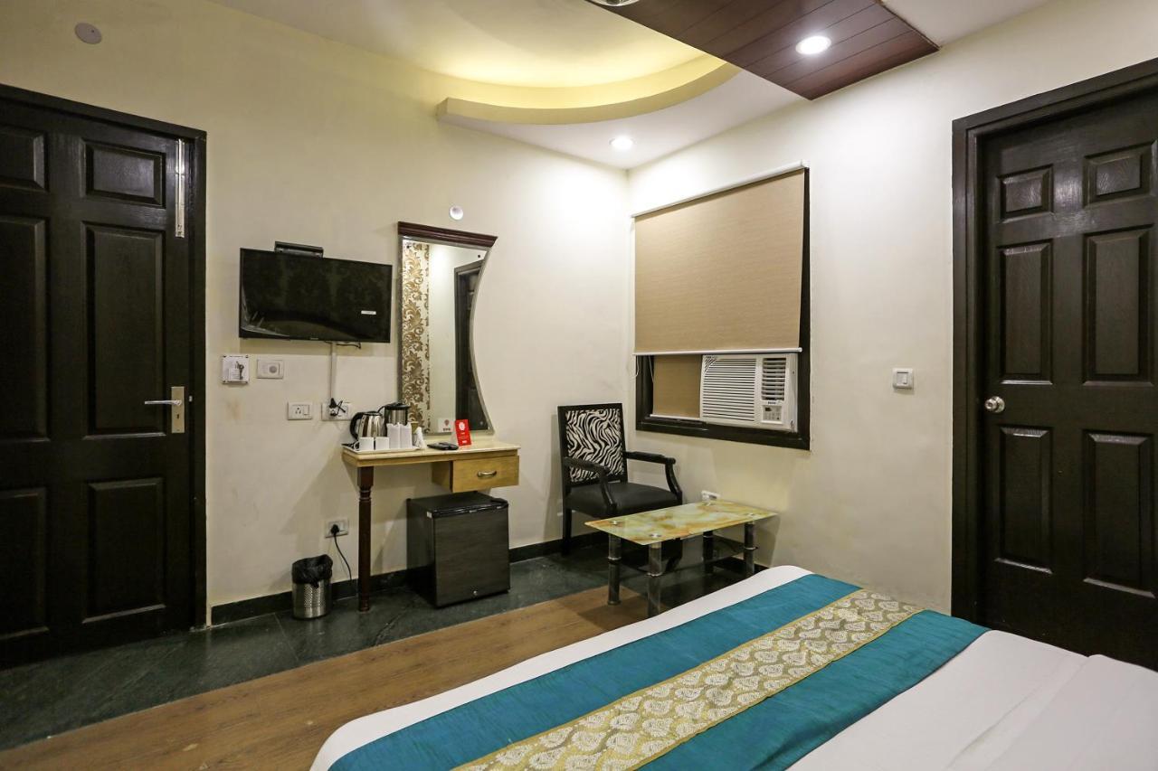 Oyo Hotel Asko International Near Gurudwara Shri Bangla Sahib New Delhi Exterior photo