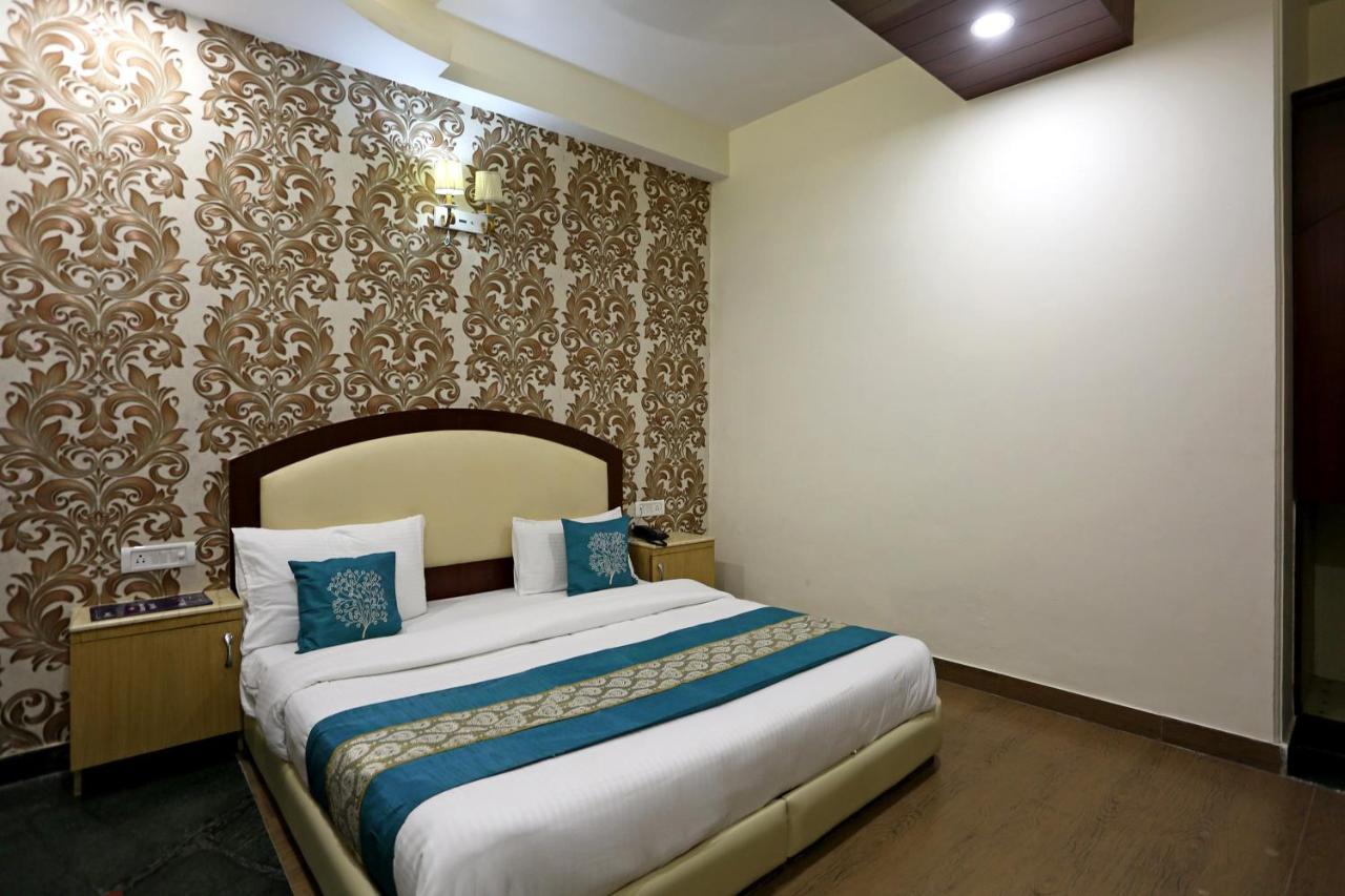 Oyo Hotel Asko International Near Gurudwara Shri Bangla Sahib New Delhi Exterior photo