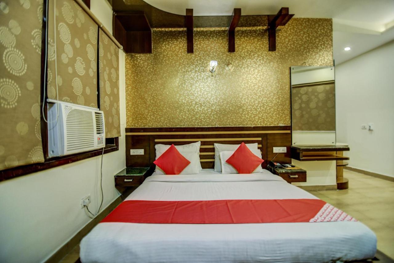 Oyo Hotel Asko International Near Gurudwara Shri Bangla Sahib New Delhi Exterior photo