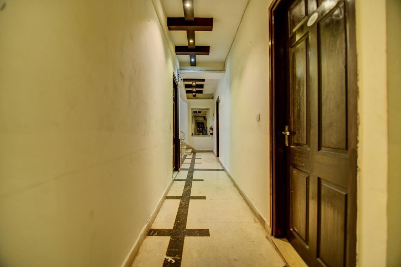 Oyo Hotel Asko International Near Gurudwara Shri Bangla Sahib New Delhi Exterior photo