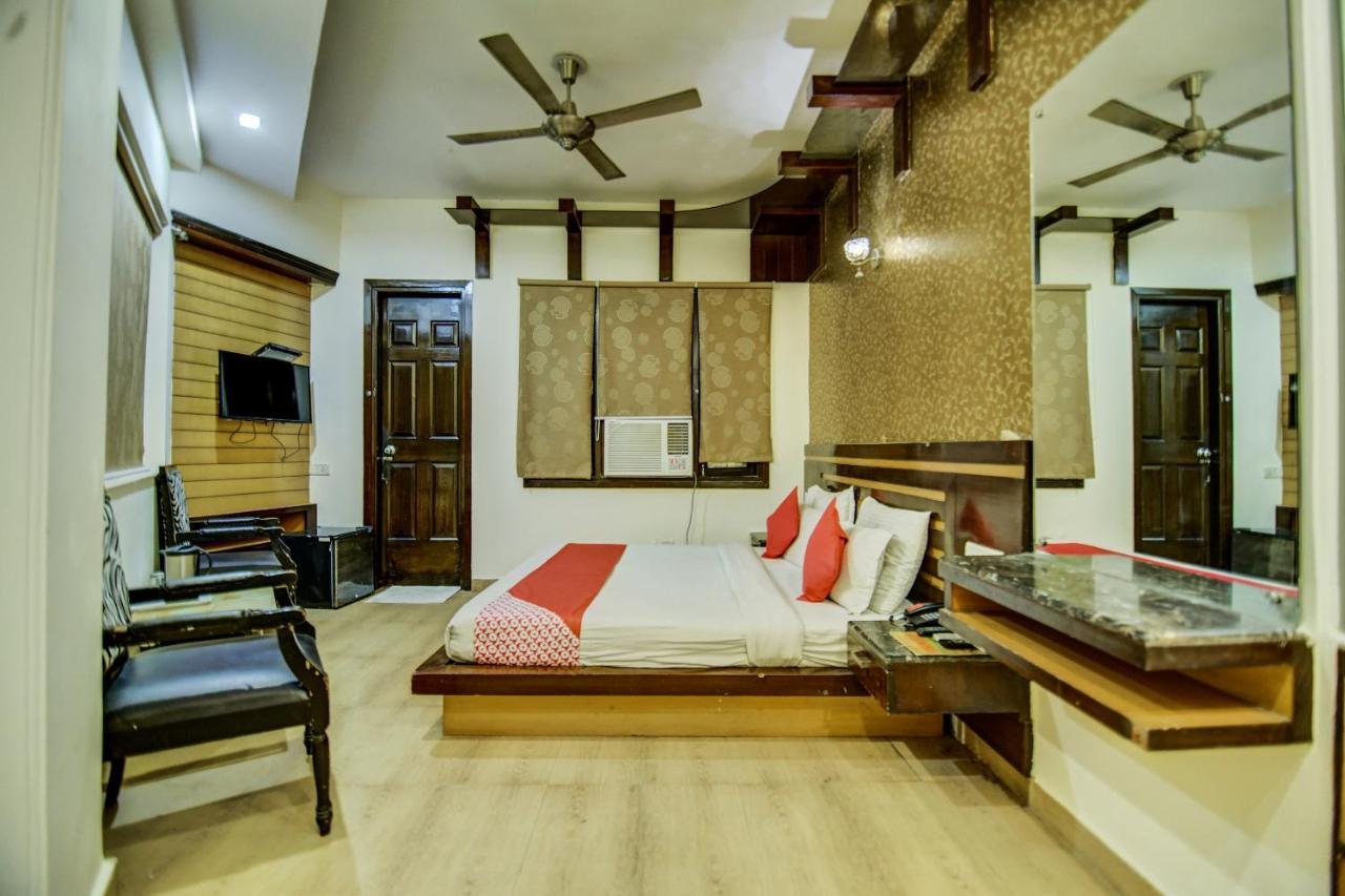 Oyo Hotel Asko International Near Gurudwara Shri Bangla Sahib New Delhi Exterior photo