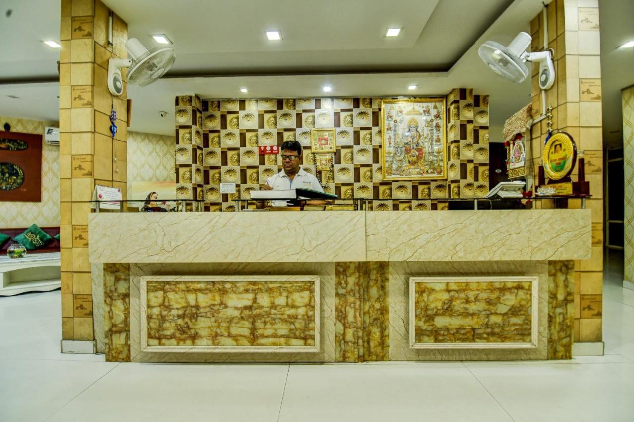 Oyo Hotel Asko International Near Gurudwara Shri Bangla Sahib New Delhi Exterior photo